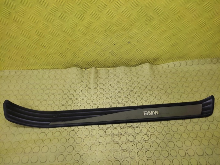 BMW E60 lišta prahová pravý předek 51477034304