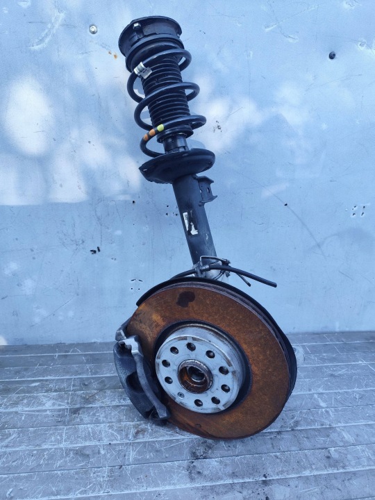 VW T-ROC 2GA LIFT Achsschenkel Radnabe Radlager Stoßdämpfer links 5Q0407257A komplet