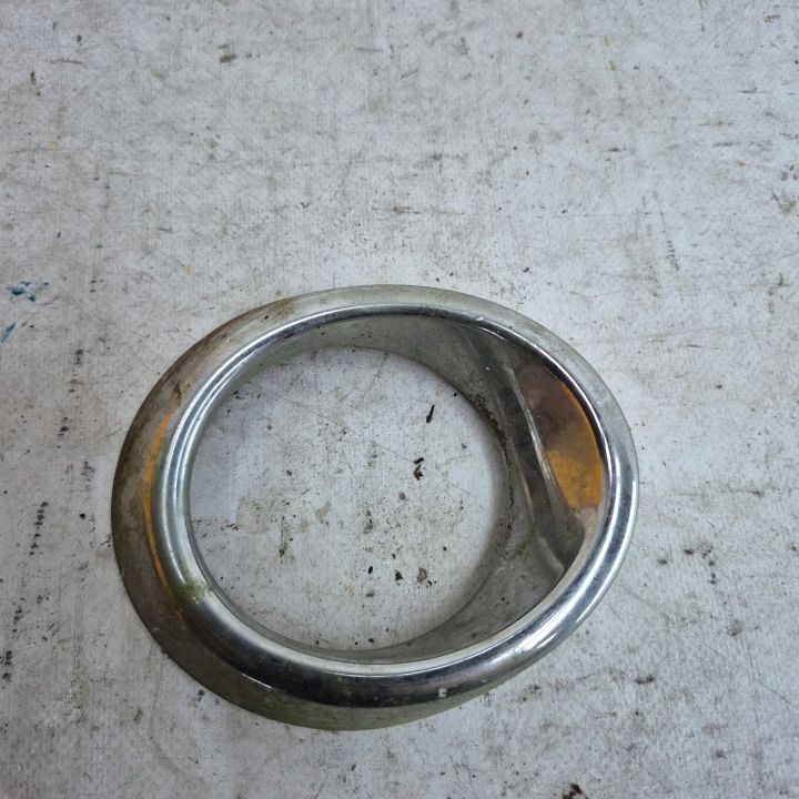 TOYOTA VERSO LIFT 13-18 telaio CHROM fendinebbia Destra