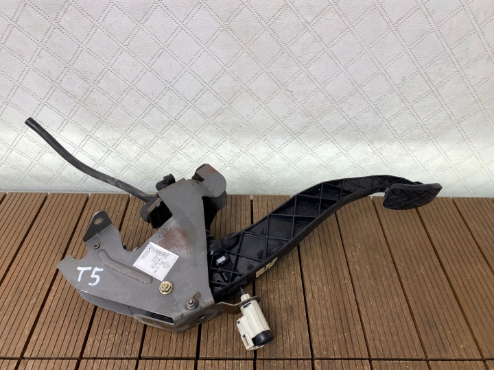 VW T5 03-09 1.9 TDI Pédale embrayage pedales 7H1721059H EUROPA OE