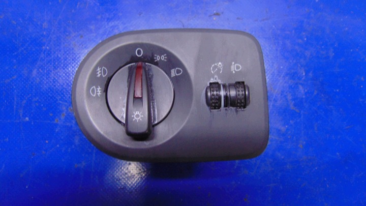 vypínač světel SEAT IBIZA 6J IV 08-17 ROK