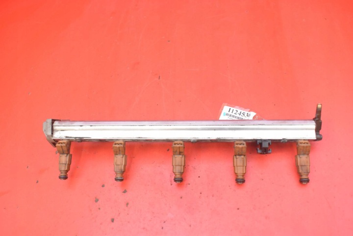 Rampe injection Injecteurs 0280155831 VOLVO V60 1 et 2.5 T 210 KM LIFT 04-09