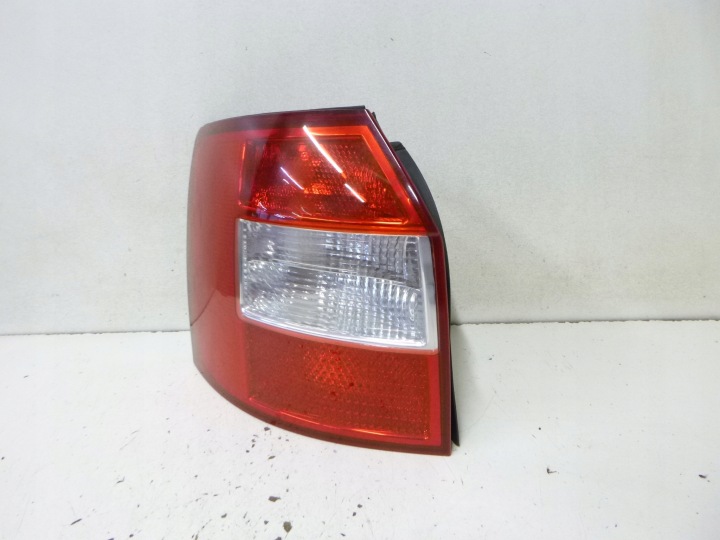 Licht hinten links Audi A4 B6 AVANT/KOMBI 2005r.