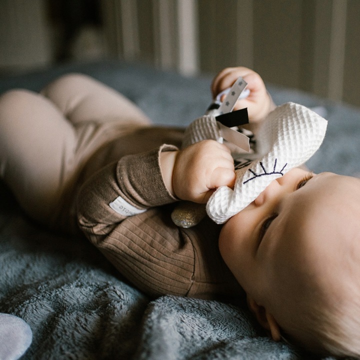 Babyono Blink & Shine м'яка іграшка шарудлива іграшка котик — фото 2