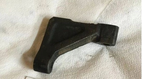 bracket pillar of the engine MERCEDES W116 W107 W109 1160110995