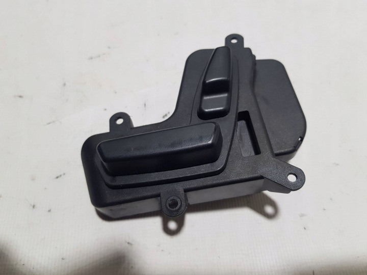 PANEL sedačka levý MERCEDES W211 2118701010