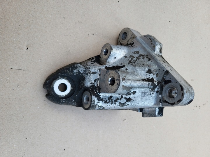 supporto staffa Motore Consolle MERCEDES 190 W201 1.8 BENZ. W124 2.3 OE