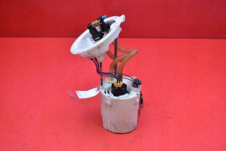 pump feed pump 7243972-08 BMW F20 2.0 D 116 KM 11-15