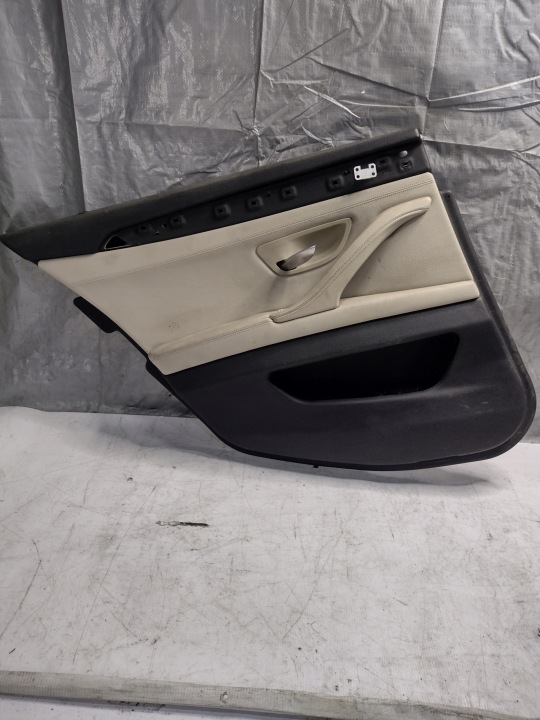 bok dveře levý záď BMW F11 1777775