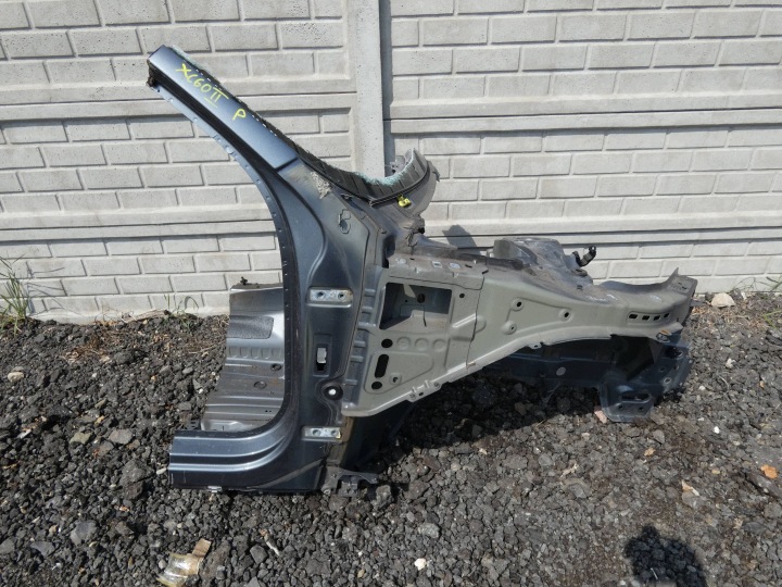 VOLVO XC60 II Quarto LONGHERONE Puntone longherone avantreno anteriore destro Destra Anteriore