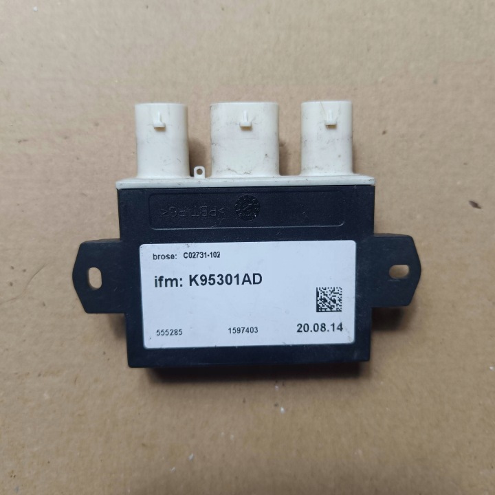 Ford Kuga MK2 2014 Module pour l’ouverture du capot Électrique CJ5T14F679AB