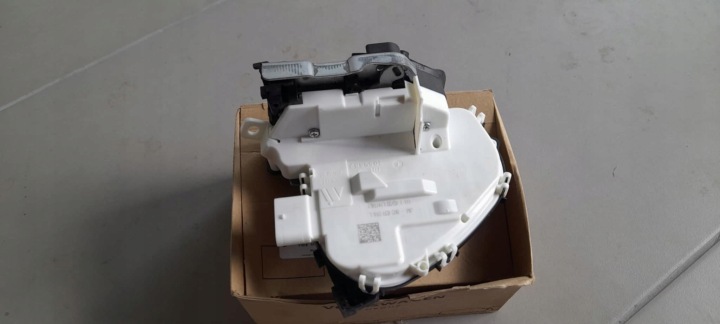 de la Serrure Portière Droite Arrière AUDI AUDI Q2 8K0839016L