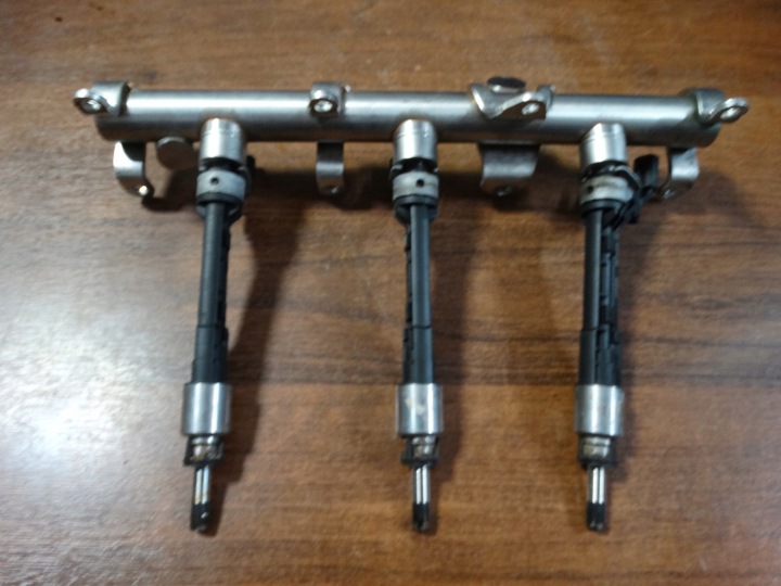 KRAFTSTOFFVERTEILER EINSPRITZLEISTE EINSPRITZDÜSE AUDI PORSCHE 3.0 TFSI 1