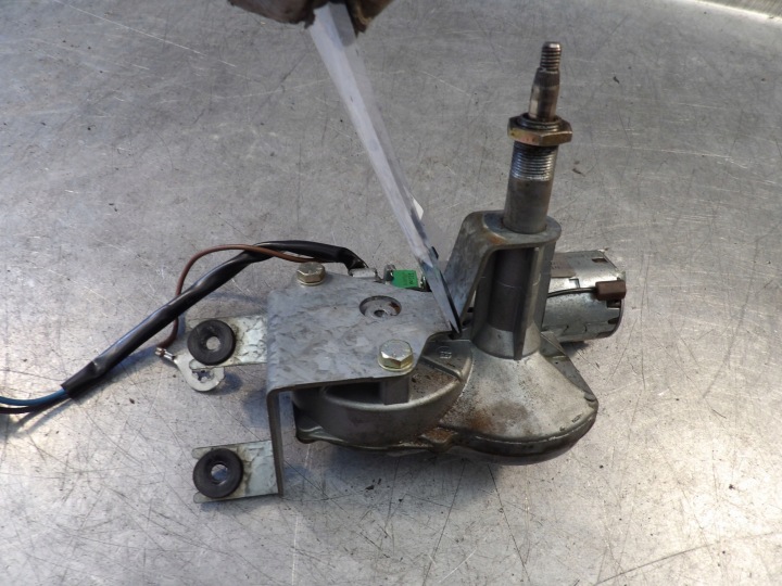 MOTOR WISCHER HECK OPEL CORSA B 90386268