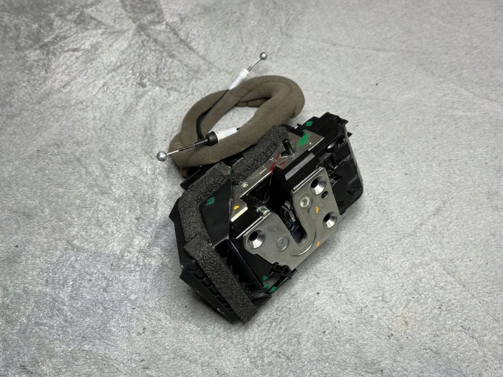 de la serrure portière arrière droit Nissan Qashqai 825014EA2A