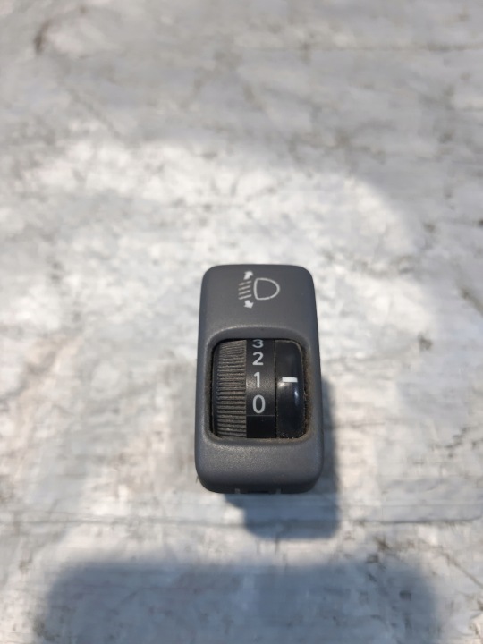 button POKRETLO of the level of the lights TOYOTA PREVIA II KOITO