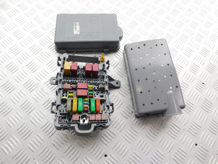 Alfa Romeo Stelvio Quadrifoglio QF compartment kaseta cover of fuses