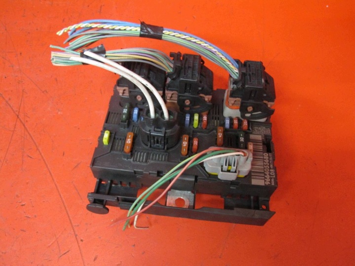CITROEN C4 PICASSO et UA PEUGEOT Module Unité de contrôle Boîte BSM 9664055680