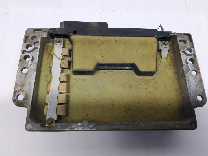 počítač riadiaca jednotka MOTORA Renault 7700875745 7700111772 S115300121B