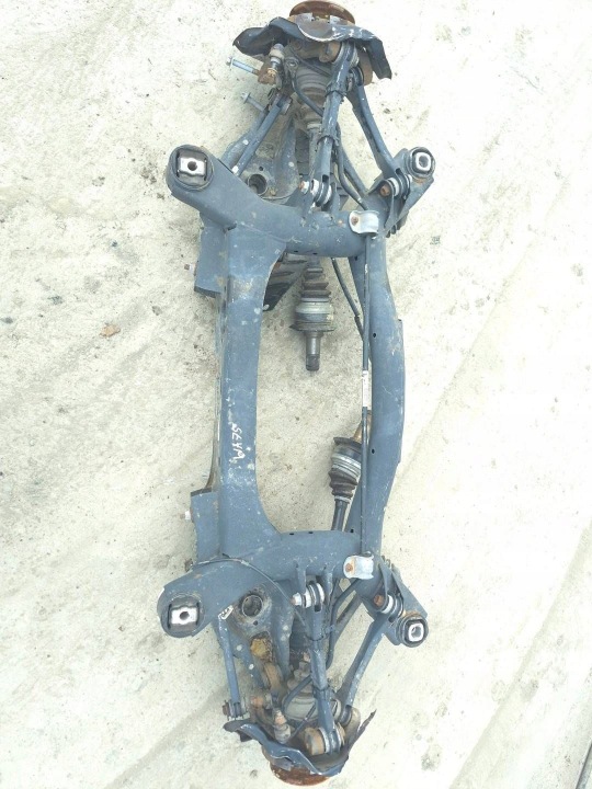 Achsträger heck hinten träger Gelenkwelle BMW F32 F33 435I X-DRIVE