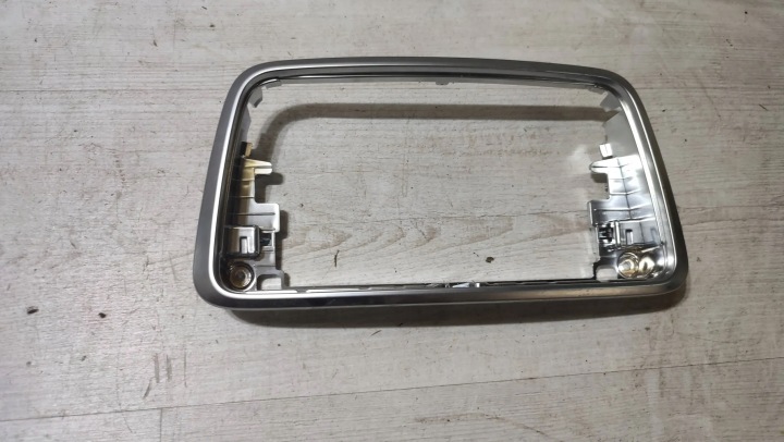 Mercedes-Benz A-classa W176 17r. 1.5cdi okvir wyswietlacza armature