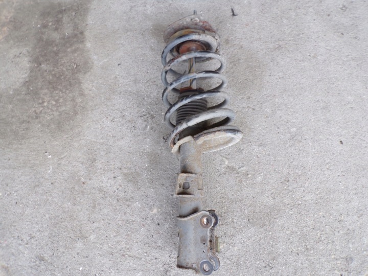 MCPERSON left front front shock absorber SPEZYNA VOLVO S60 1 2.4b AUTOMAT (F