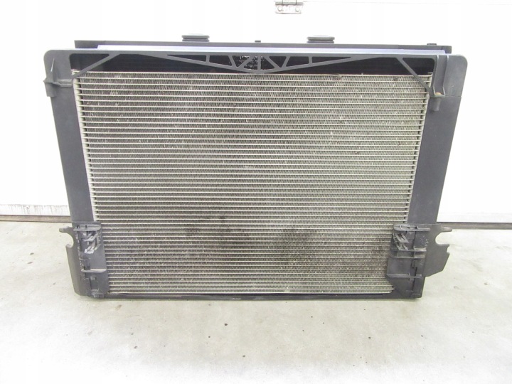 Kühler intercooler Gehäuse BMW F01 F02 F06 F10 F11 F13 N57 Automat 313km