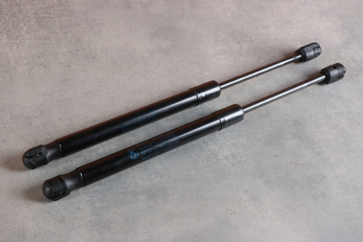 BMW i3 I01 i3 I01 LCI PISTONI PORTELLONE del gas del cofano POKRYWY Motore KOMPLET 7299161