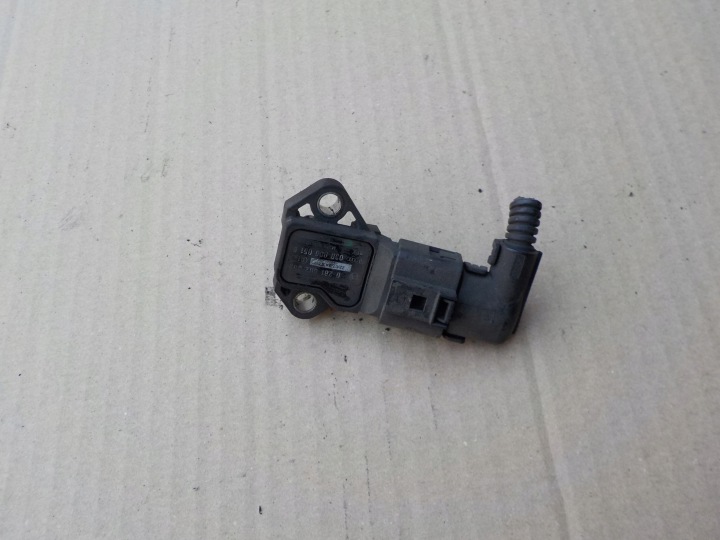 Capteur Pression map sensor vw golf V 1,9 tdi 038906051B