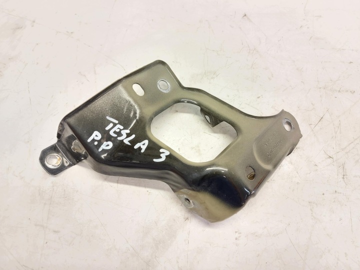 TESLA MODEL 3 2022r instrument tabla blatobrana prednji dio desni 1086016-00-D