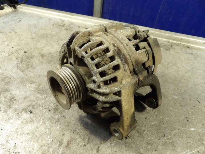 Opel Corsa C Alternateur 1,2B 0124225018 24437119