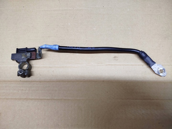 Borne cable pôle négatif HYUNDAI i20 II 37180-C8500 Cables batterie 2019R