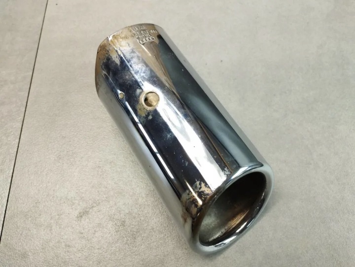 Audi A3 8V Auspuffblende des Auspuffs 8V0253825D