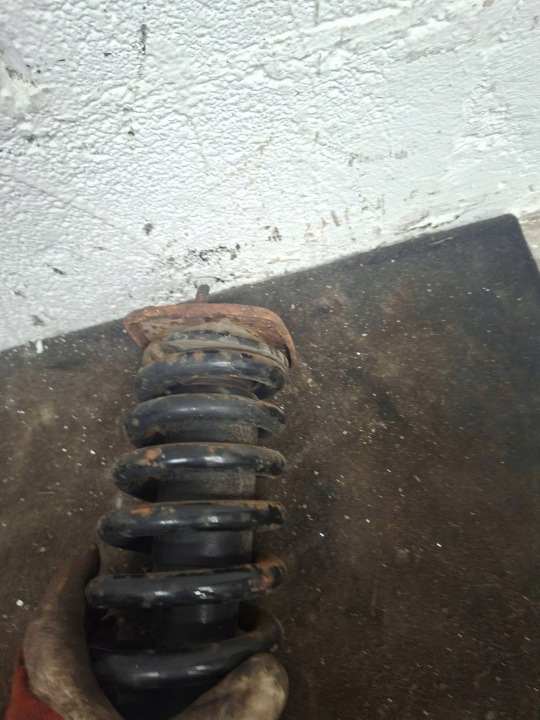 Rear shock absorber with Mercedes-Benz ML W163 spring 7