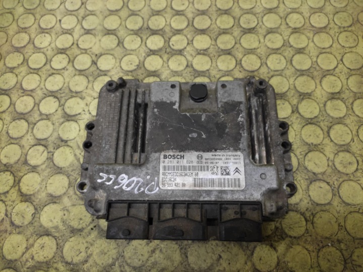 PEUGEOT 206 CC bedienteil des motors 0281011628
