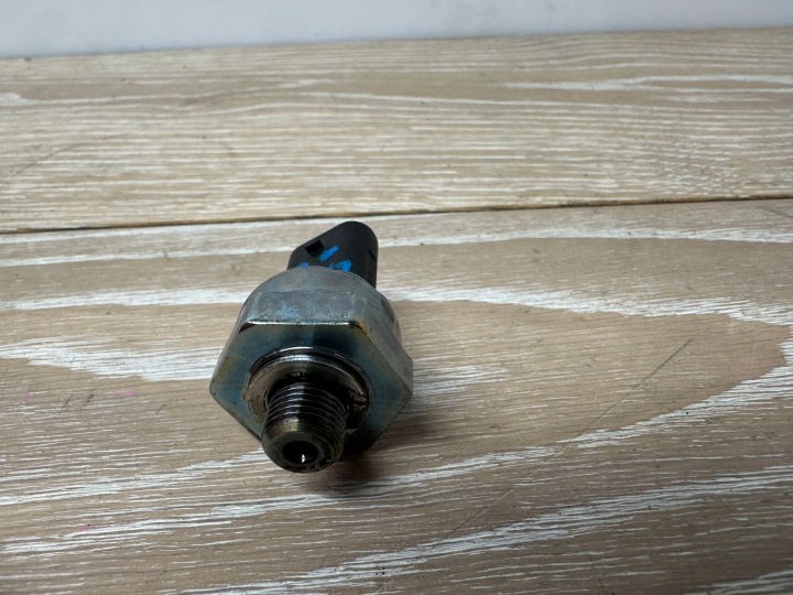 Capteur Pression Huile BMW U06 G60 G70 U11 G06 G07 8482216