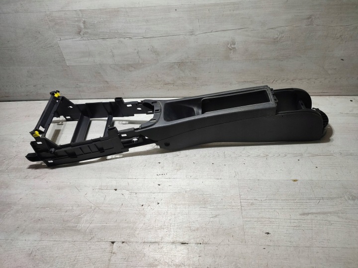 Opel Corsa E 2018 Tunel mitte
