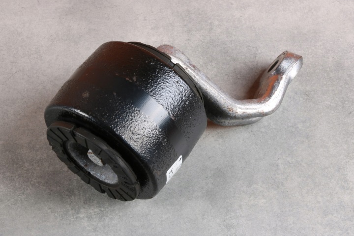 BMW 2 G42 220d B47D TLUMIK DRGAN Zadného MOSTU DYFERENCJALU 35 Hz 6894096