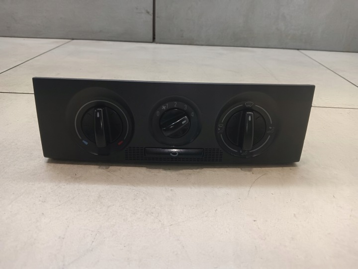 PANEL Bouches buses SKODA FABIA et 1.4 6Q0819445