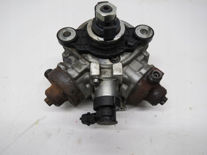 injection pump VOLVO S60 II V60 and 2.4 D5 215KM 31372081 0445010681