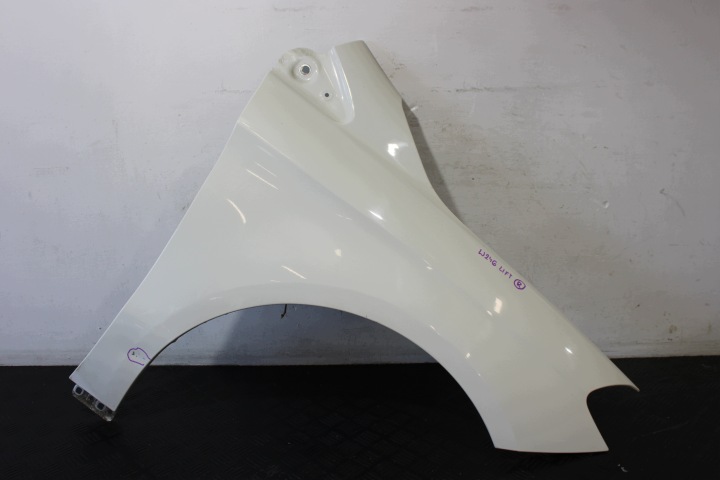 aile droite avant droite avant MERCEDES B-classe W246 LIFT