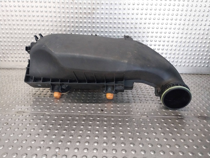 cover of a filter, air A2640900000 MERCEDES W205 W213 COUPE M264