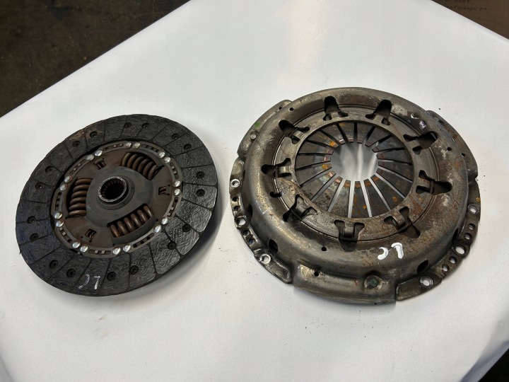 TOYOTA LAND CRUISER 90 3,0 TD Embrayage