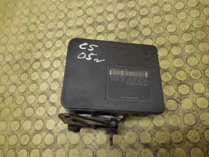 CITROEN C5 et Pompe ABS 9657061080