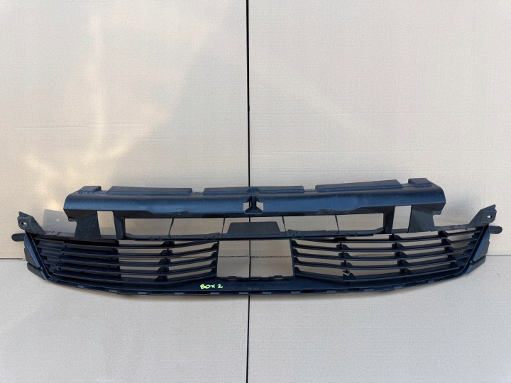 PEUGEOT 5008 II LIFT griglia medio Paraurti Anteriore 99938519