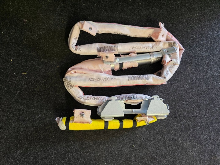 VW T-ROC 2GA LIFT strešný airbag airbag pravá 2GA880742G