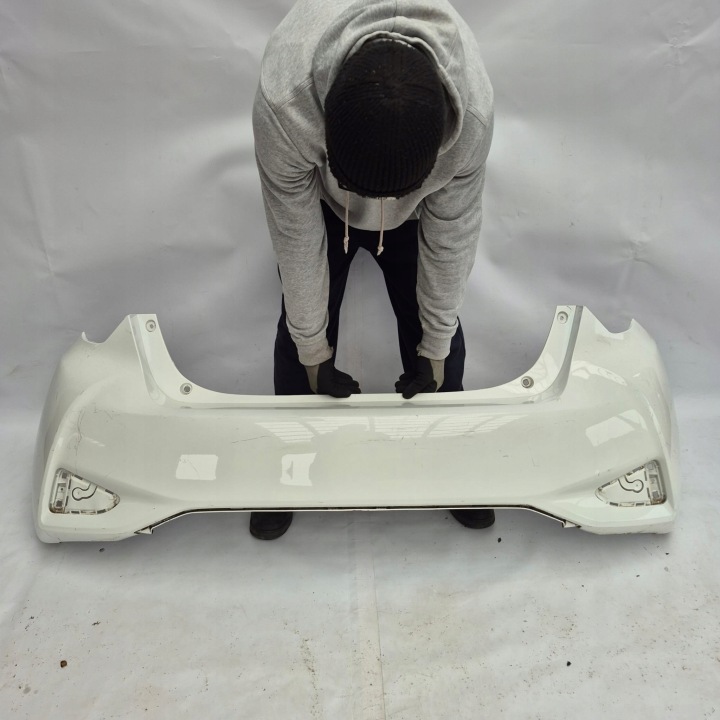 TOYOTA YARIS III 3 LIFT 17-20 Paraurti posteriore posteriore