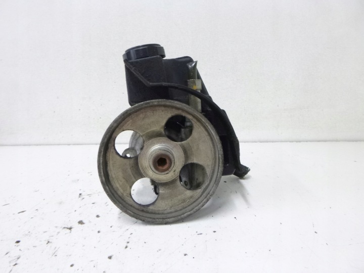 Pompe direction assistée Peugeot 206 Positif 1.4 d 2010r. 9686525380