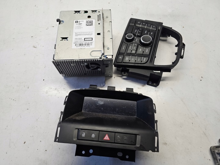 OPEL ASTRA J 4 IV RADIO CD 400 22976601 ZOSTAVA