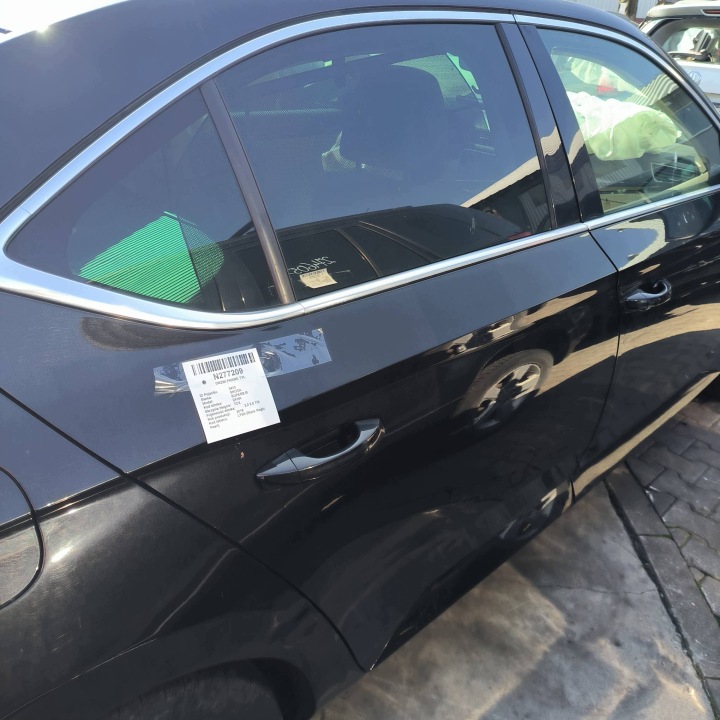 Portière Droit Arrière LF9R SKODA SUPERB III